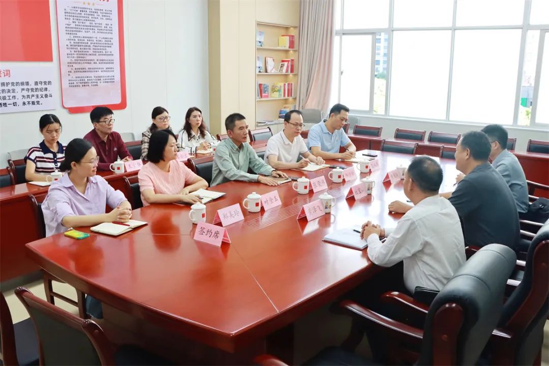 為了貫穿天山新通道——看望新疆昭溫公路西天山專長地道建造現(xiàn)場