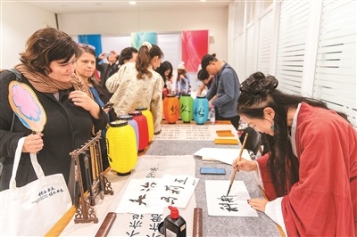 中國男足抵達巴林 備戰(zhàn)世界預(yù)賽前18名