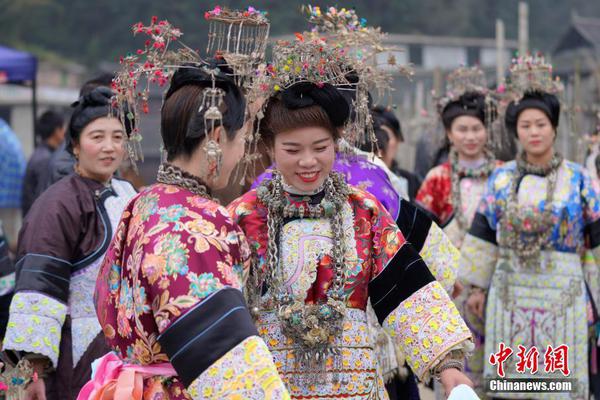 【張律渝和呂總落地窗】世界最長 隧道通車后穿越天山僅需20多分鐘