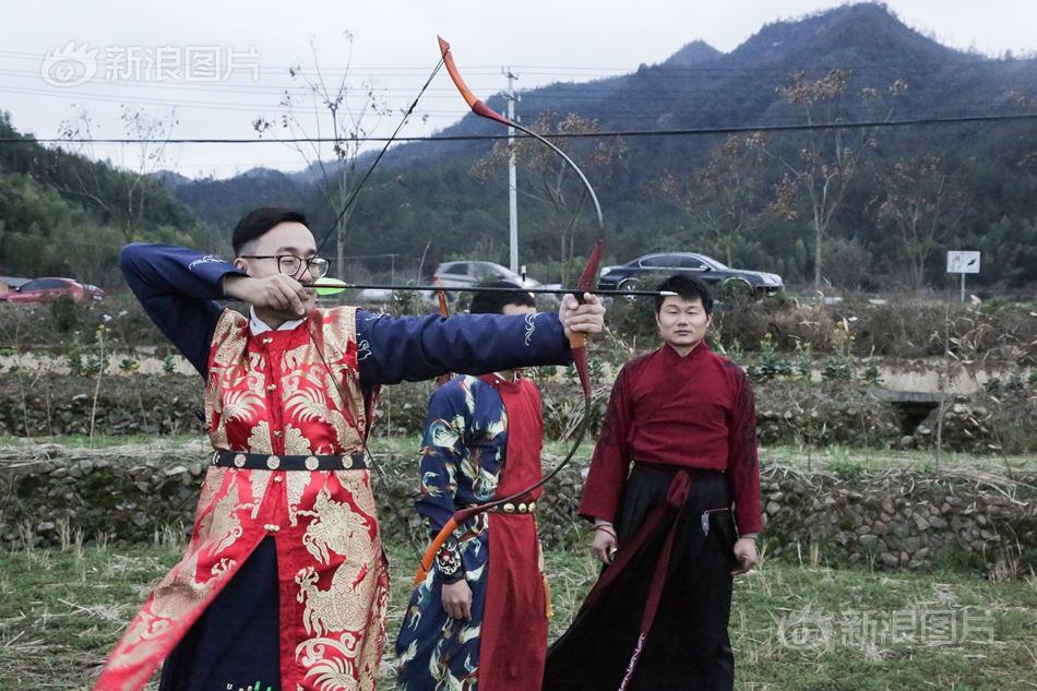 【吃瓜爆料黑料不打烊】中國羽毛球大師賽：王志毅獲勝 將戰(zhàn)高昉潔