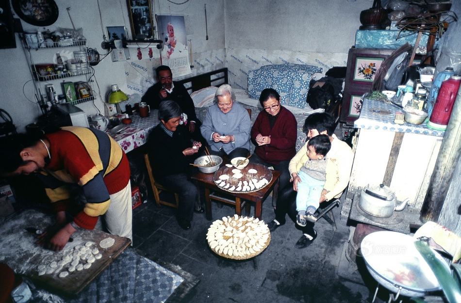 漳州古雷交警應(yīng)邀到部隊(duì)開展道路交通安全教育活動(dòng)